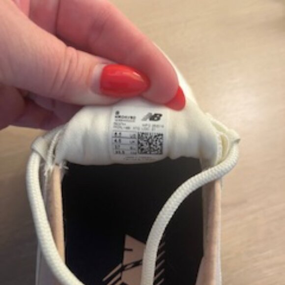 NWT / New Balance tennis shoes / rose gold + cream / size 6.5 - Picture 5 of 5